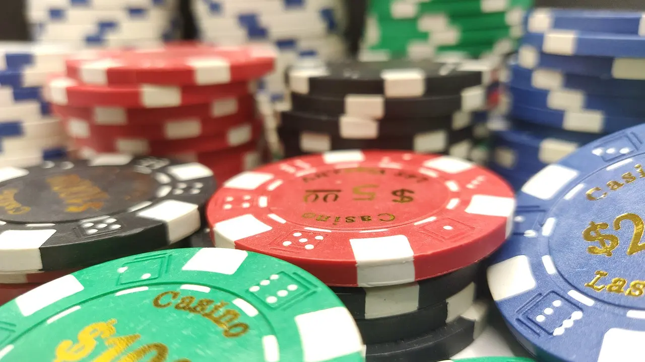 Stratégies efficaces pour le heads-up poker