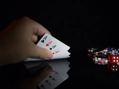 10 astuces pour améliorer votre poker