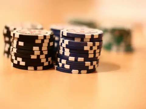 Les 10 lieux insolites pour jouer au poker