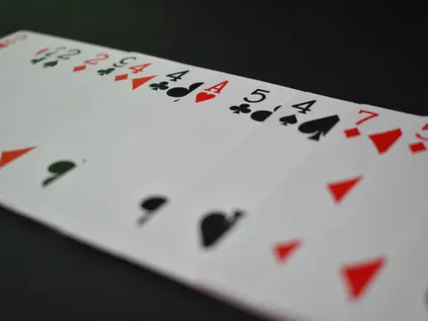 Erreurs de mise préflop : solutions efficaces