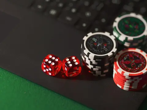 **Top 10 accessoires pour booster votre poker**