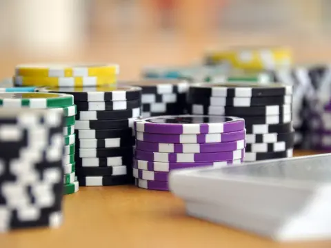 Les 10 meilleurs moments pour miser au poker